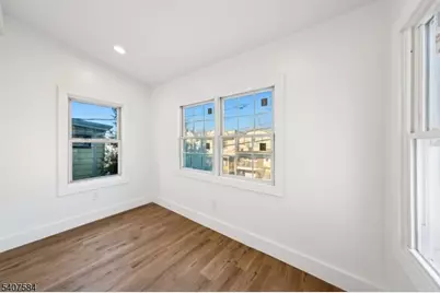 275 Claremont Ave, Jersey City, NJ 07305 - Photo 20