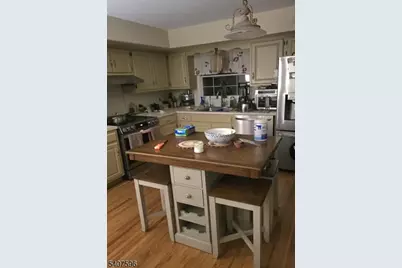 8 Harrow Ln, Bedminster Township, NJ 07921 - Photo 6