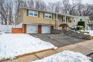 16 Peake Rd, Edison Twp., NJ 08837 - Photo 4