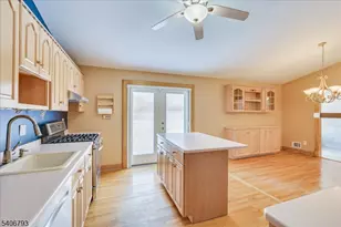 16 Peake Rd, Edison Twp., NJ 08837 - Photo 16