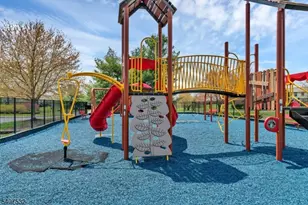 269 Spruce Ct, Raritan Township, NJ 08822 - Photo 20