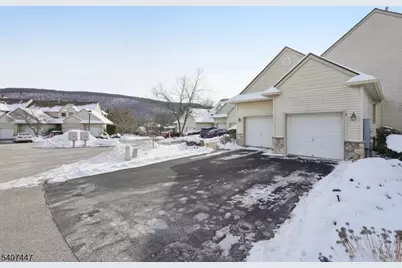 2 Caleb Ct, Hardyston Township, NJ 07419 - Photo 2