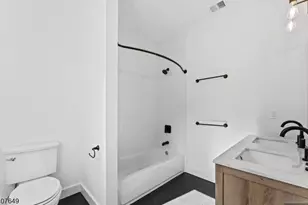 246 Cortlandt St, Belleville, NJ 07109 - Photo 10