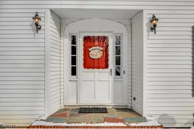 6 Prides Crossing, Chester, NJ 07930 - Photo 4