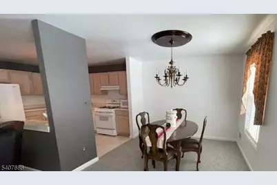 35 Chanda Ct, Clifton, NJ 07012 - Photo 6