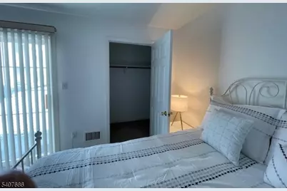 35 Chanda Ct, Clifton, NJ 07012 - Photo 12