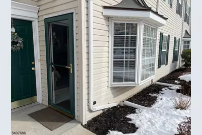 35 Chanda Ct, Clifton, NJ 07012 - Photo 2