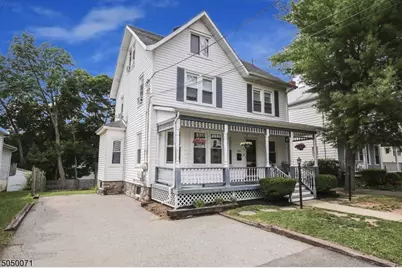 15 Washburn Pl, 2nd Floor, Caldwell, NJ 07006 - Photo 2