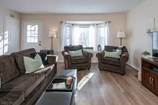 1706 William and Mary Cmn, Hillsborough Township, NJ 08844 - Photo 4