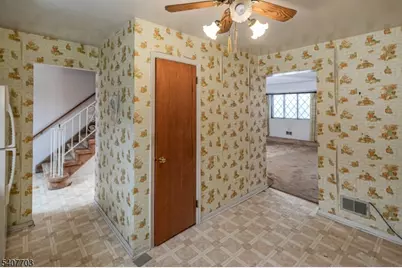 136 Wildflower Ln, Hillsborough Township, NJ 08844 - Photo 4