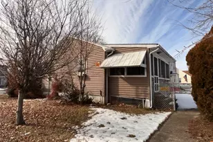 121 Woodbridge Ave, Woodbridge Township, NJ 07077 - Photo 4