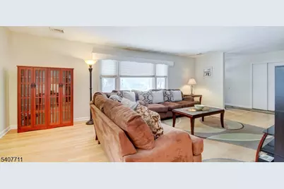 25 Woodland Ave, West Orange Township, NJ 07052 - Photo 4