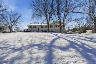 46 Arthur Rd, Hillsborough Township, NJ 08844 - Photo 4