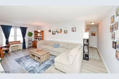 100 Pierson Miller Dr #4, Pompton Lakes, NJ 07442 - Photo 2