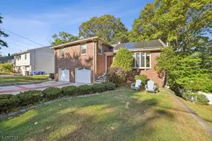 63 Hemlock Rd, Little Falls Township, NJ 07424 - Photo 2