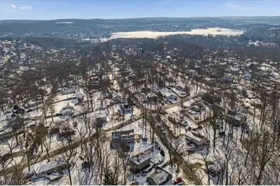 35 Brendona Ave, Hopatcong, NJ 07874 - Photo 32