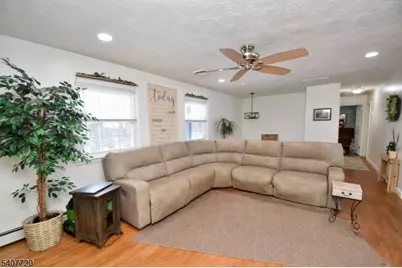 27 Grandview Ave, Jefferson Township, NJ 07460 - Photo 10