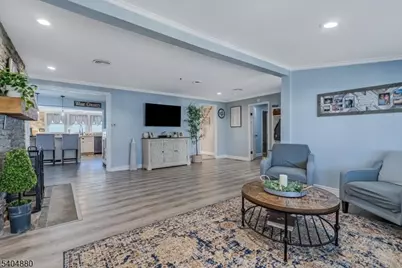 14 Oneida Trl, Wayne, NJ 07470 - Photo 6