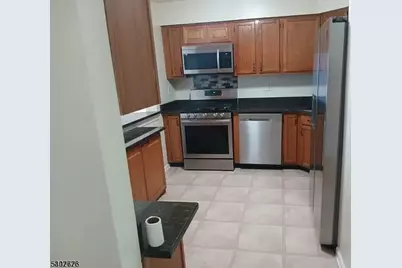 10 Leahy Ct, Franklin Township, NJ 08873 - Photo 4