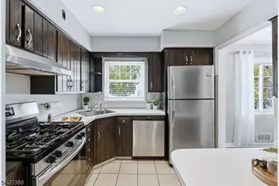 31 Randolph Pl, West Orange Township, NJ 07052 - Photo 12