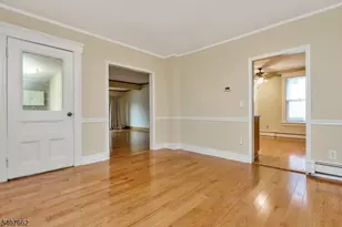 32 Washburn Pl, Caldwell, NJ 07006 - Photo 6