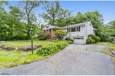 3 Mulberry Trl, Kinnelon, NJ 07405 - Photo 2