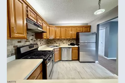 31 Voscek, Lawrence Township, NJ 08648 - Photo 2