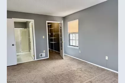 31 Voscek, Lawrence Township, NJ 08648 - Photo 12