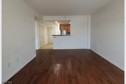 1 Carriage City Plz #1203, Rahway, NJ 07065 - Photo 4