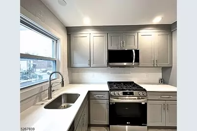 400 Kennedy Dr, Linden, NJ 07036 - Photo 4