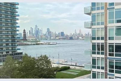 2 Shore Ln, Jersey City, NJ 07310 - Photo 4
