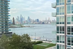 2 Shore Ln, Jersey City, NJ 07310 - Photo 4