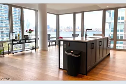 2 Shore Ln, Jersey City, NJ 07310 - Photo 6