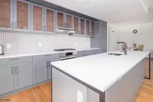 2 Shore Ln, Jersey City, NJ 07310 - Photo 20