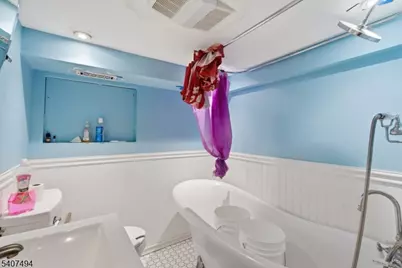 54 E Pennsylvania Ave, Woodbridge Township, NJ 07001 - Photo 10