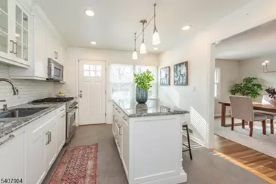 33 Tuers Pl, Montclair, NJ 07043 - Photo 14