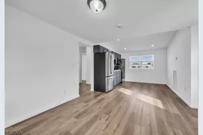724 E Scott Ave, Rahway, NJ 07065 - Photo 2