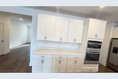 8 Eastwood Ter, East Hanover Township, NJ 07928 - Photo 8