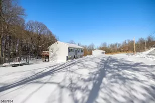 31 Meadow Ln, Vernon, NJ 07462 - Photo 6