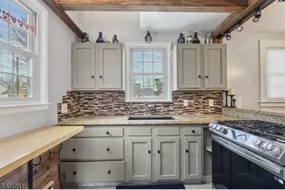 15 Godfrey Ave, Roseland, NJ 07068 - Photo 12