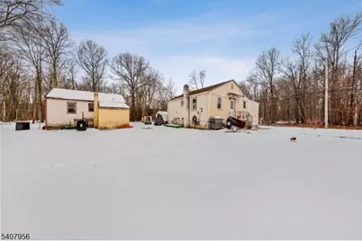 107 Oak Grove Rd, Raritan Township, NJ 08822 - Photo 2