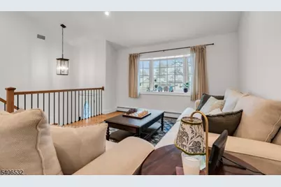 32 Kline Blvd, Woodbridge Township, NJ 07067 - Photo 6