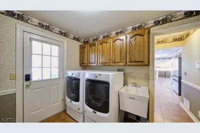 40 Rustic Trl, Raritan Township, NJ 08822 - Photo 18