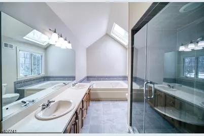 40 Rustic Trl, Raritan Township, NJ 08822 - Photo 30