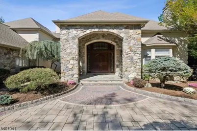 4 Grasmere Ct, Livingston, NJ 07039 - Photo 2