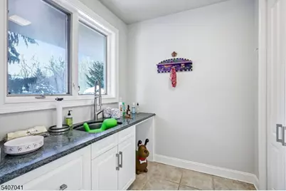 4 Grasmere Ct, Livingston, NJ 07039 - Photo 20