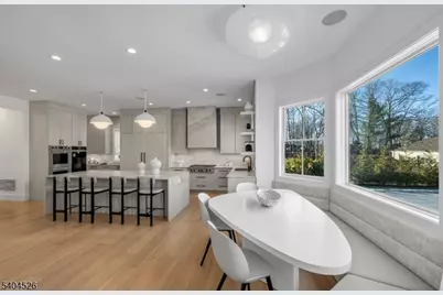 21 Harvey Dr, Millburn Twp., NJ 07078 - Photo 14