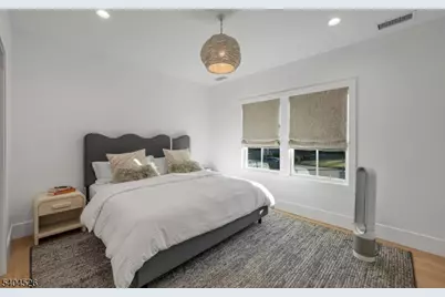 21 Harvey Dr, Millburn Twp., NJ 07078 - Photo 30