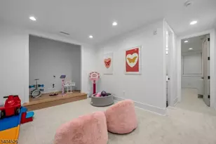 21 Harvey Dr, Millburn Twp., NJ 07078 - Photo 32