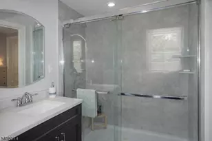 295 English Ct, Bridgewater Twp., NJ 08807 - Photo 18